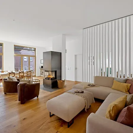 Ackerbuergerhaus - Historische Mit 4 Schlafzimmern, Kamin, Sauna, Balkon-terasse, Altstadt Und 5 Min Zu Fuss, Moderne Kueche, Parkplatz, Wlan *