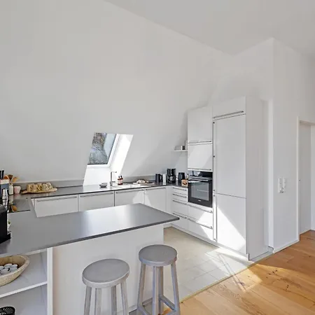 아파트 Ackerbuergerhaus - Historische Mit 4 Schlafzimmern, Kamin, Sauna, Balkon-terasse, Altstadt Und 5 Min Zu Fuss, Moderne Kueche, Parkplatz, Wlan *