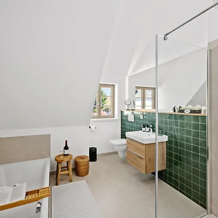 Ackerbuergerhaus - Historische Mit 4 Schlafzimmern, Kamin, Sauna, Balkon-terasse, Altstadt Und 5 Min Zu Fuss, Moderne Kueche, Parkplatz, Wlan * Eutin