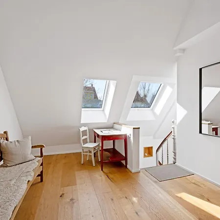 Apartman Ackerbuergerhaus - Historische Mit 4 Schlafzimmern, Kamin, Sauna, Balkon-terasse, Altstadt Und 5 Min Zu Fuss, Moderne Kueche, Parkplatz, Wlan *