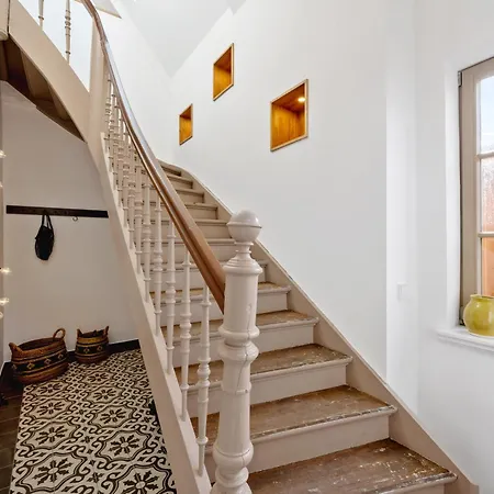 Ackerbuergerhaus - Historische Mit 4 Schlafzimmern, Kamin, Sauna, Balkon-terasse, Altstadt Und 5 Min Zu Fuss, Moderne Kueche, Parkplatz, Wlan 아파트 *