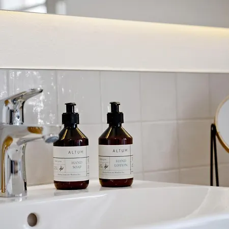 Ackerbuergerhaus - Historische Mit 4 Schlafzimmern, Kamin, Sauna, Balkon-terasse, Altstadt Und 5 Min Zu Fuss, Moderne Kueche, Parkplatz, Wlan Apartman Eutin