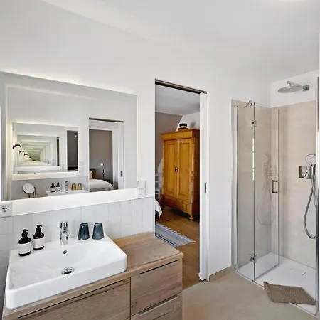 Ackerbuergerhaus - Historische Mit 4 Schlafzimmern, Kamin, Sauna, Balkon-terasse, Altstadt Und 5 Min Zu Fuss, Moderne Kueche, Parkplatz, Wlan 아파트