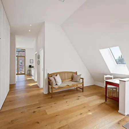 Ackerbuergerhaus - Historische Mit 4 Schlafzimmern, Kamin, Sauna, Balkon-terasse, Altstadt Und 5 Min Zu Fuss, Moderne Kueche, Parkplatz, Wlan Eutin
